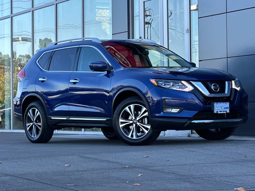 2017 Nissan Rogue SL - Image 2