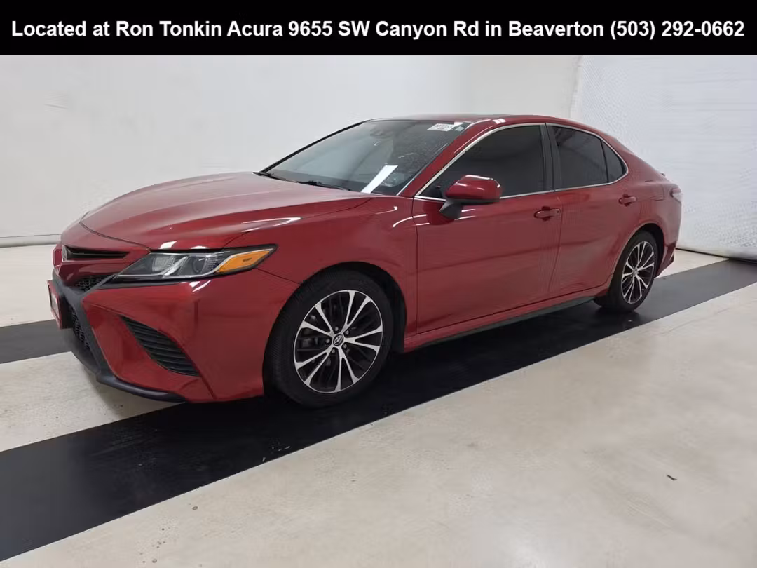 2019 Toyota Camry SE - Image 3