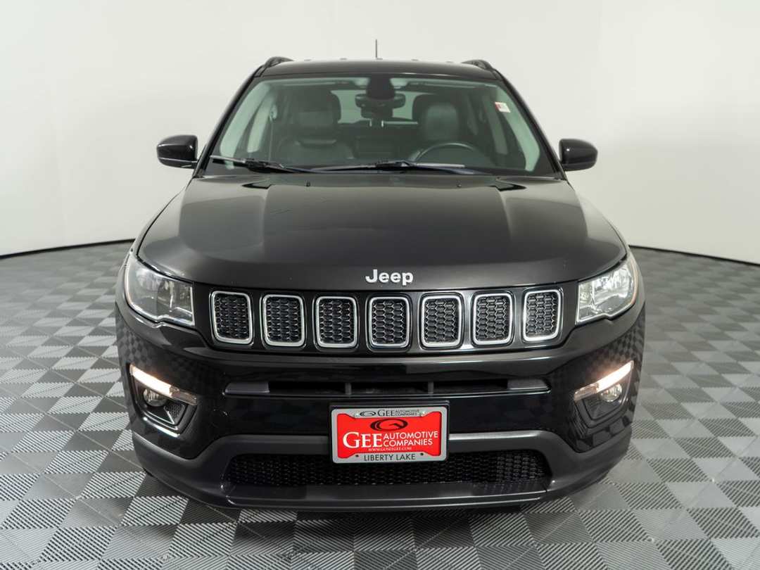 2018 Jeep Compass Latitude - Image 2
