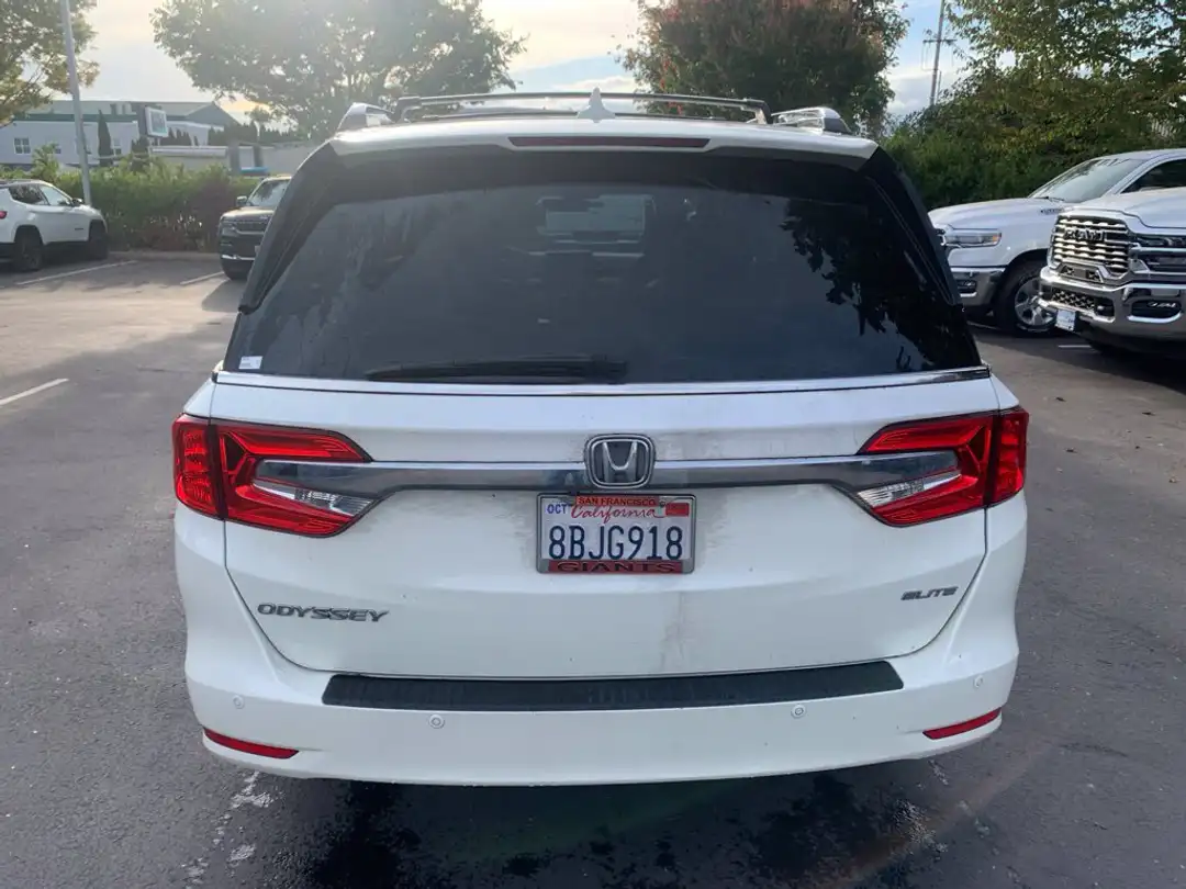 2018 Honda Odyssey Elite - Image 3