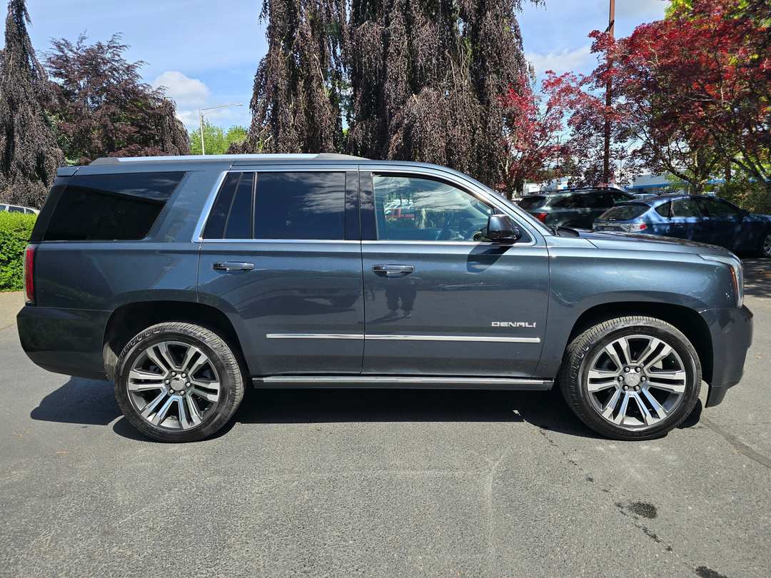 2019 GMC Yukon Denali - Image 3