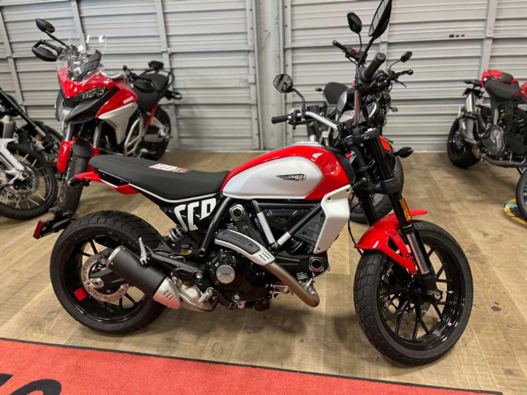 2025 Ducati Scr Icon - Image 2