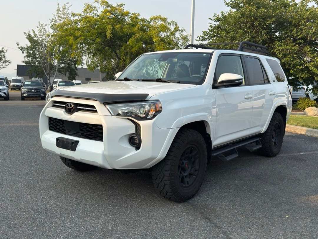 2021 Toyota 4Runner SR5 Premium - Image 3