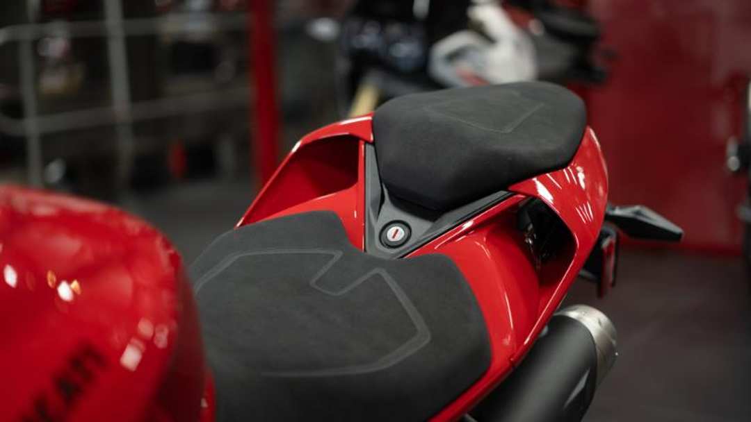 2026 Ducati Panigale V2 - Image 3
