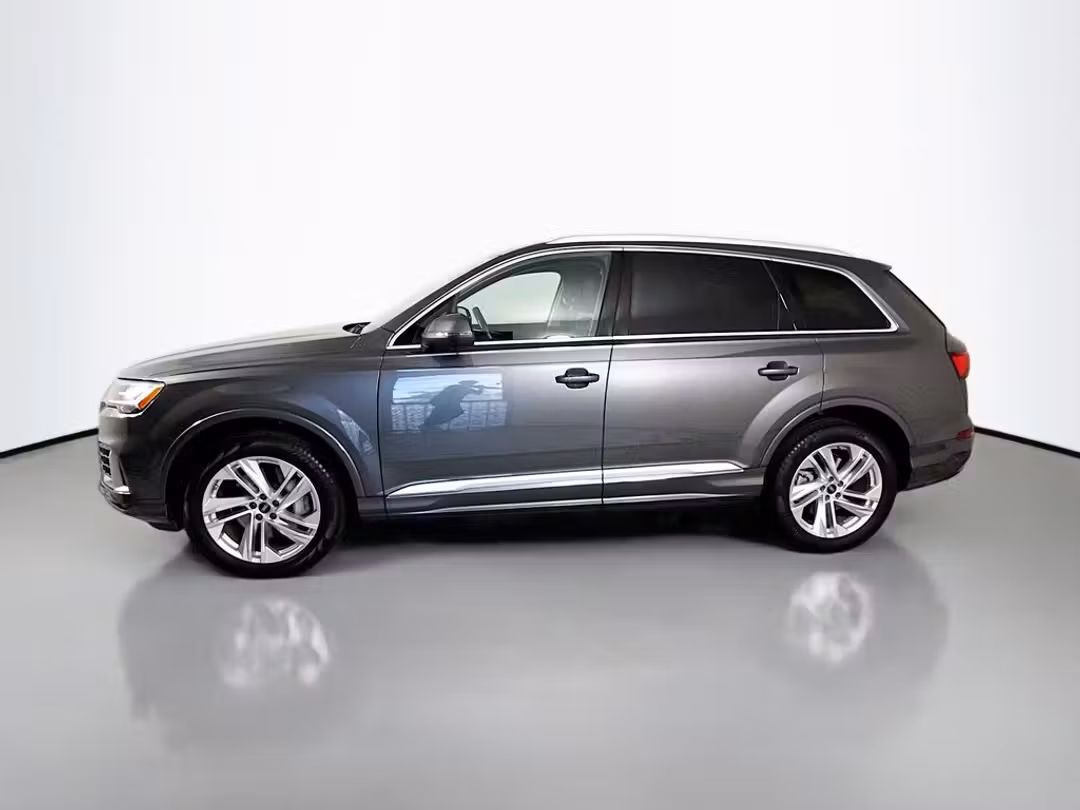 2022 Audi Q7 55 Premium Plus - Image 2