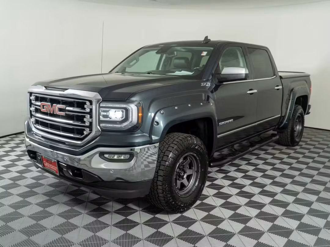 2018 GMC Sierra 1500 SLT - Image 3