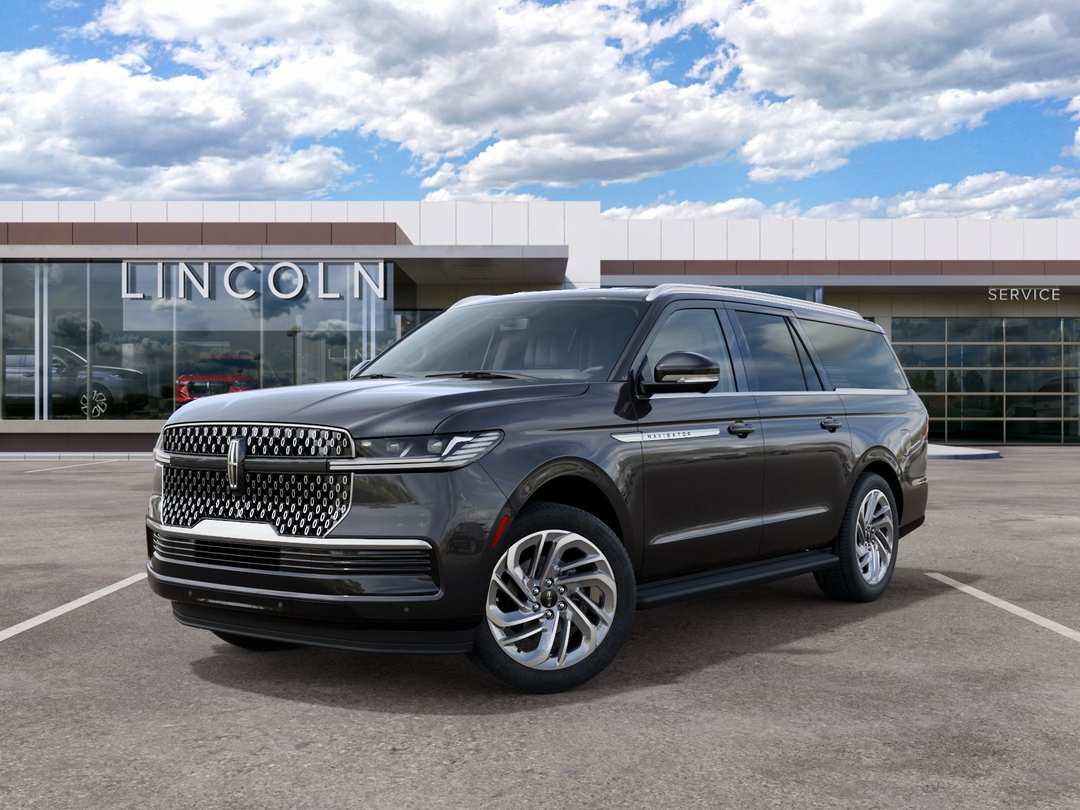 2027 Lincoln Navigator L Premiere - Image 2