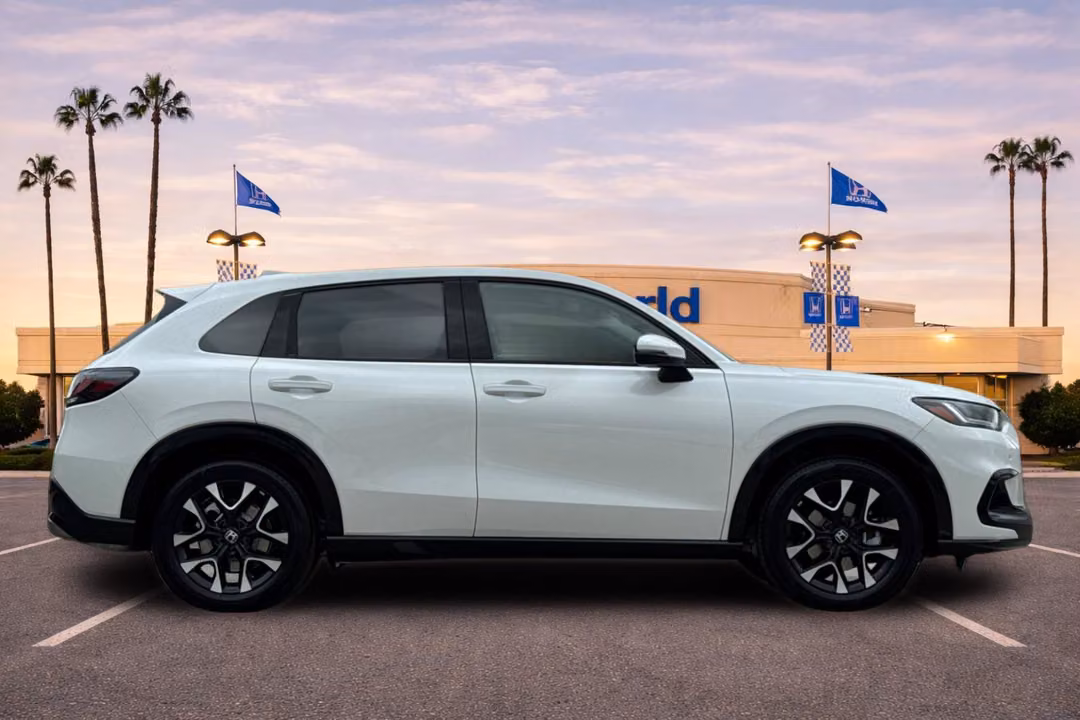 2027 Honda HR-V EXL - Image 3