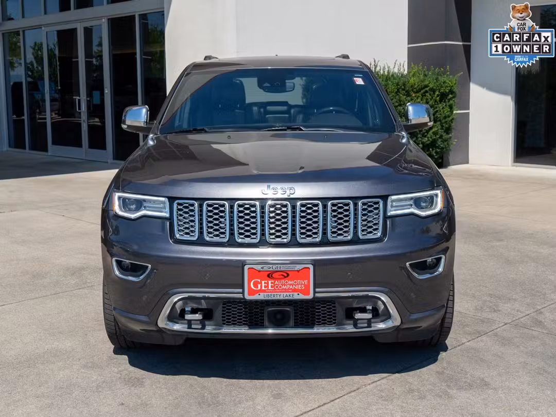 2020 Jeep Grand Cherokee Overland - Image 2