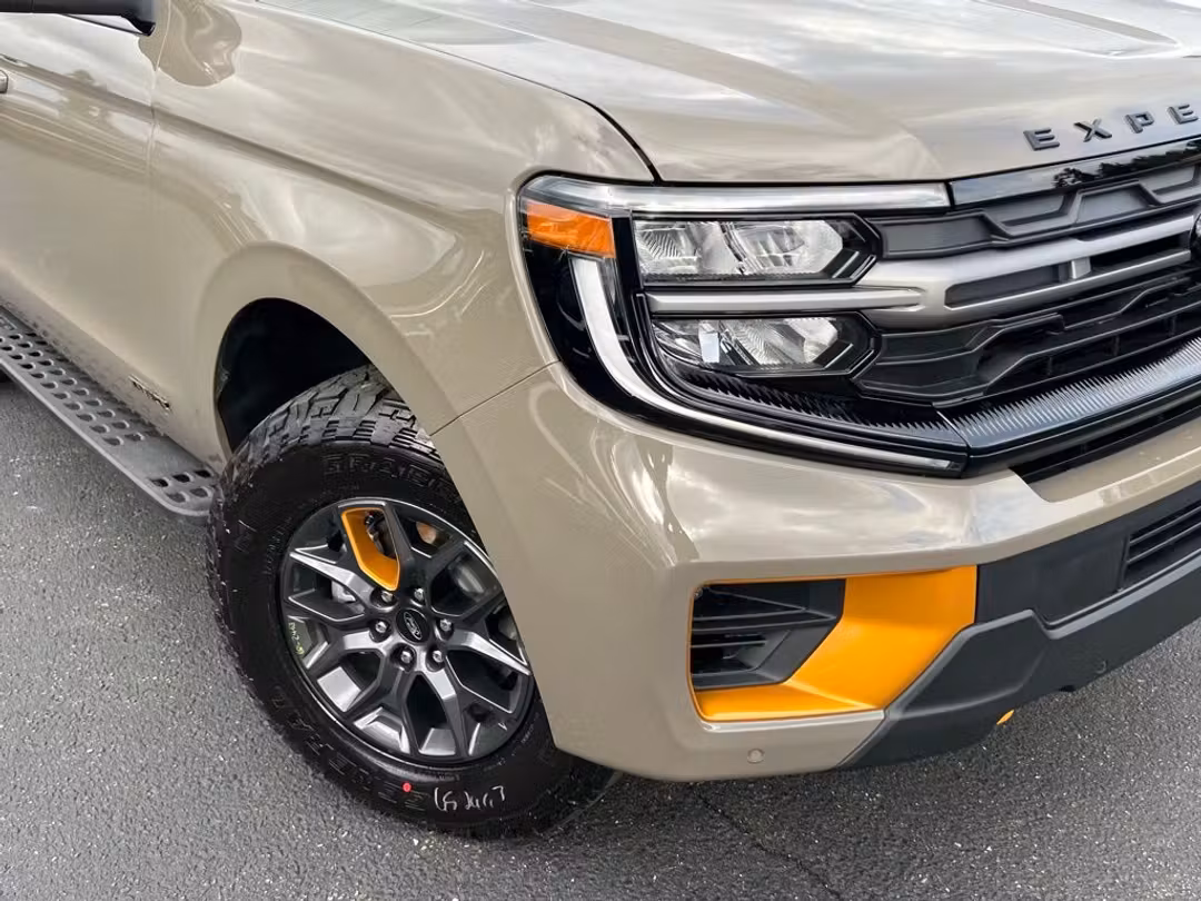 2026 Ford Expedition Tremor - Image 2