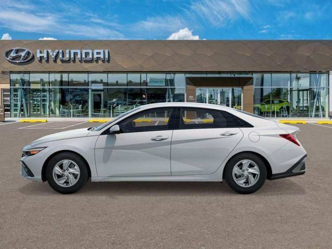 2026 Hyundai Elantra SE - Image 3
