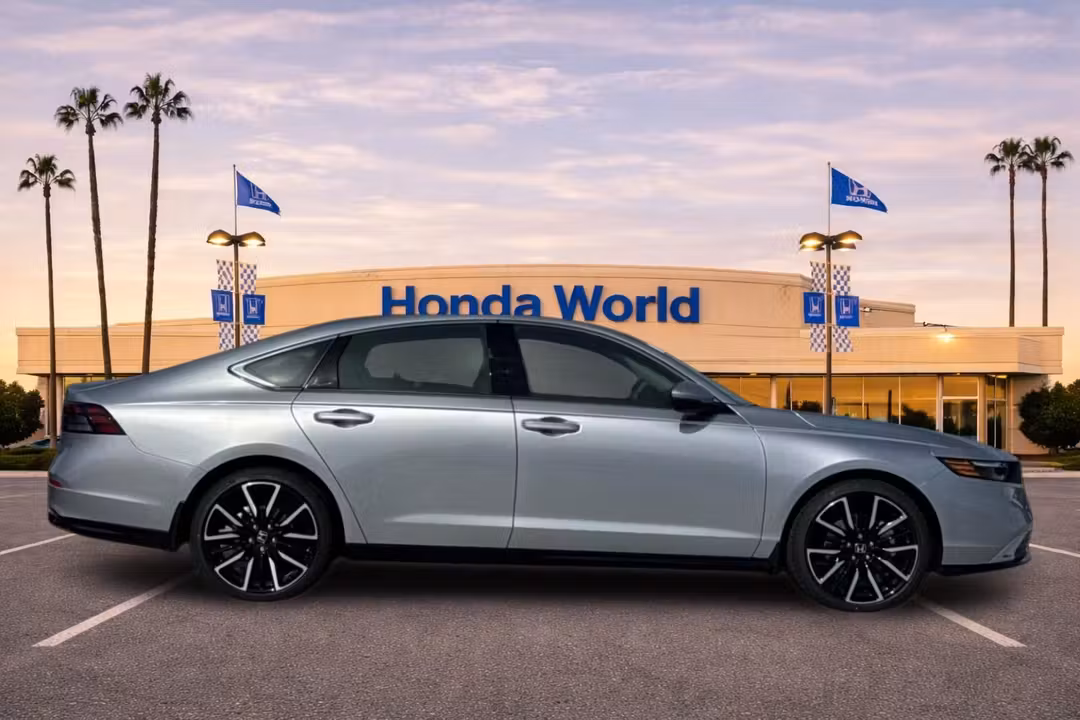 2026 Honda Accord Hybrid Touring - Image 3