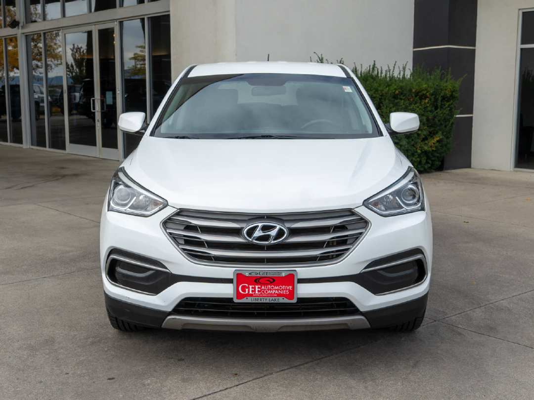 2018 Hyundai Santa Fe Sport 2.4 Base - Image 2