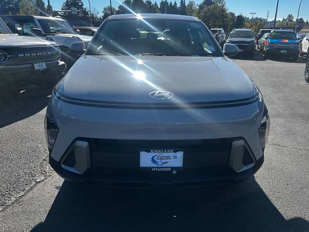 2027 Hyundai Kona SE - Image 3