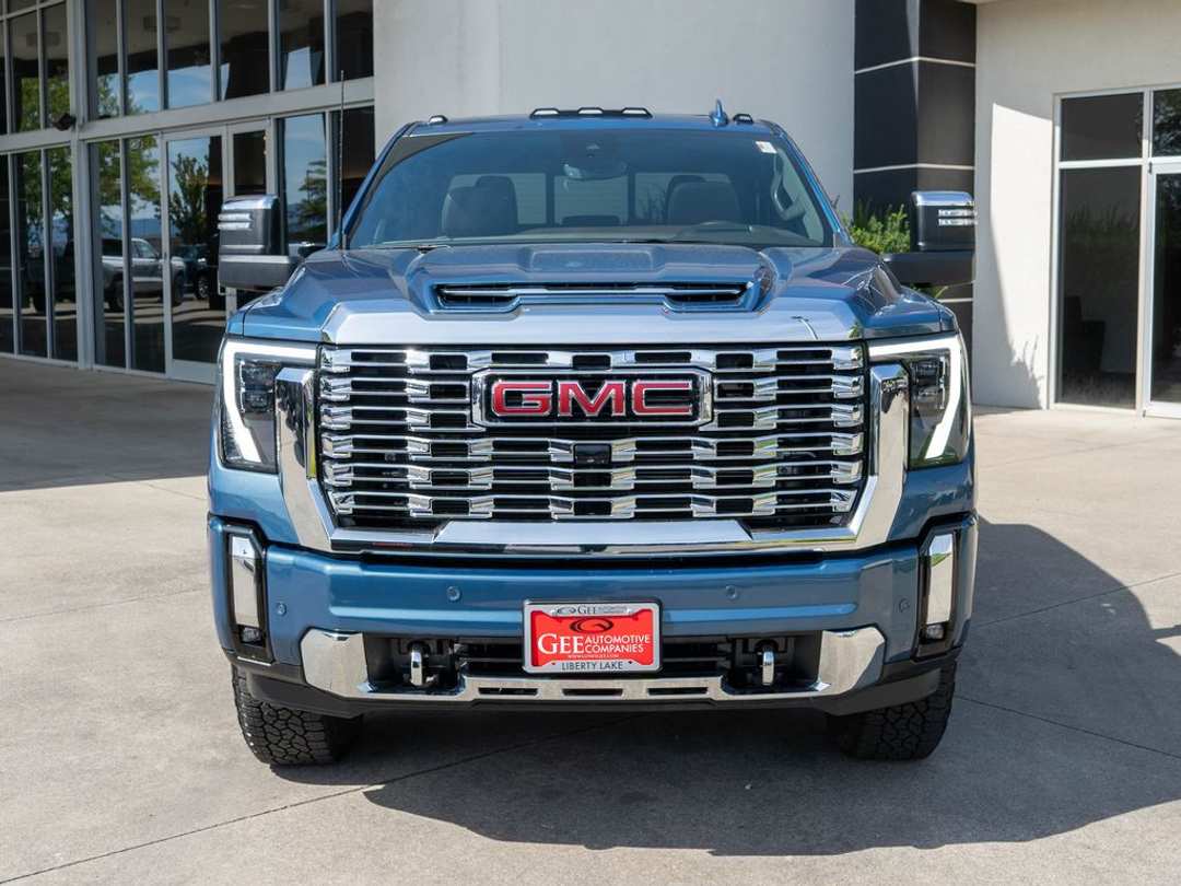 2026 GMC Sierra 2500Hd Denali - Image 2