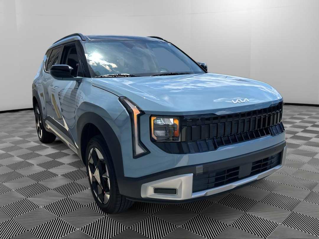 2027 Kia Seltos EX - Image 3