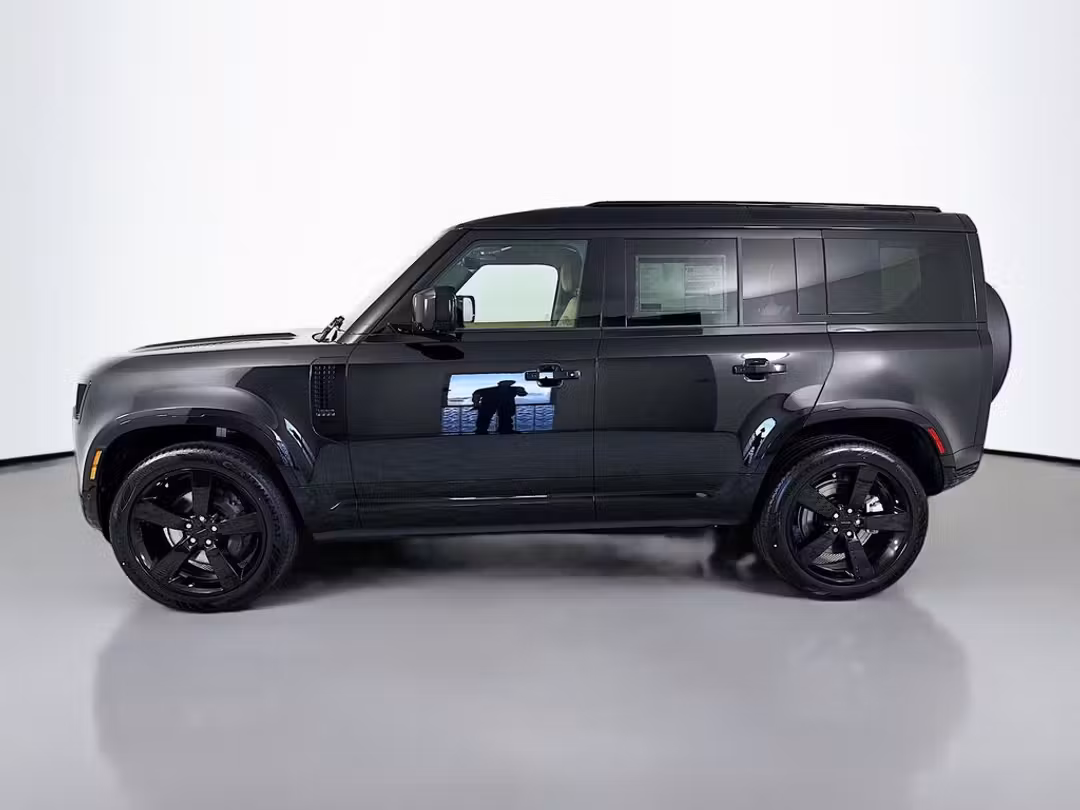 2026 Land Rover Defender 110 XDynamic SE - Image 3