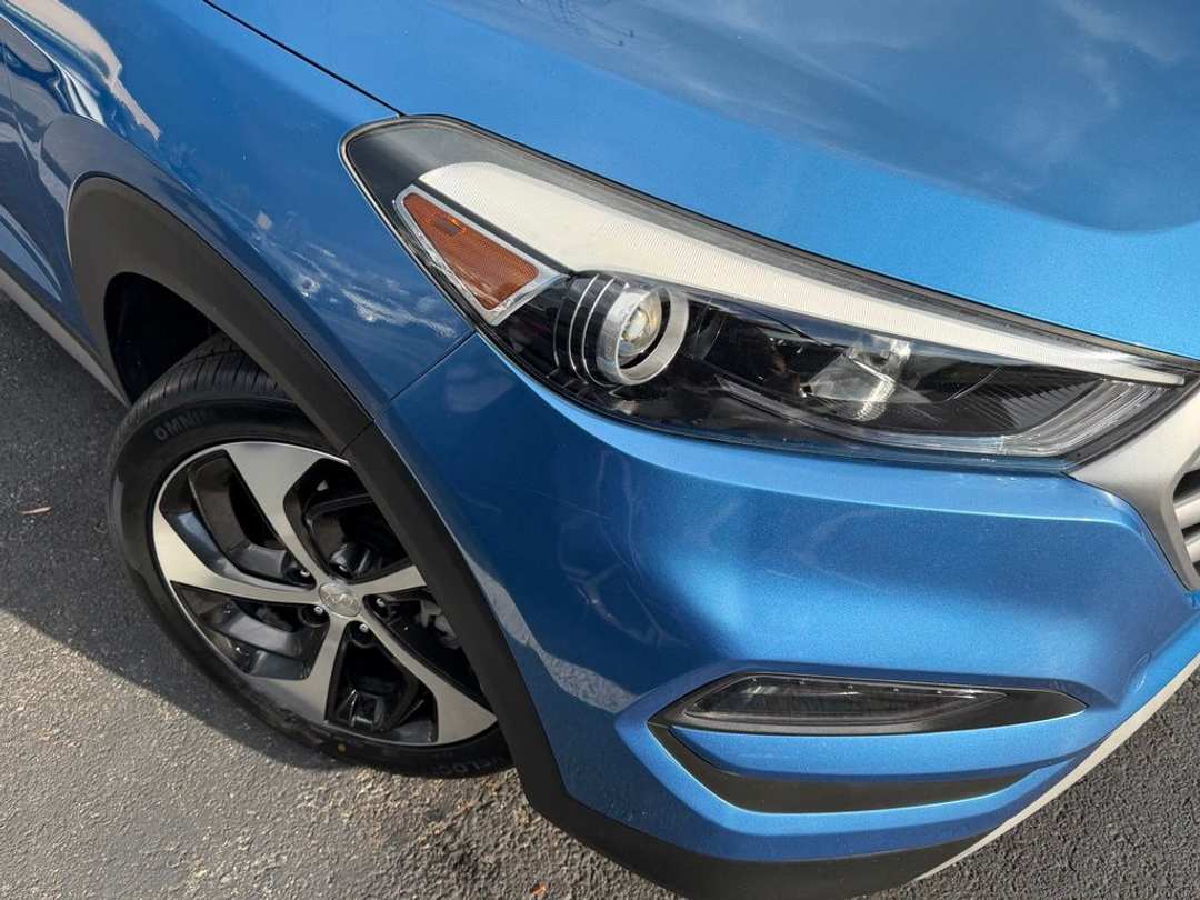 2017 Hyundai Tucson Sport - Image 2