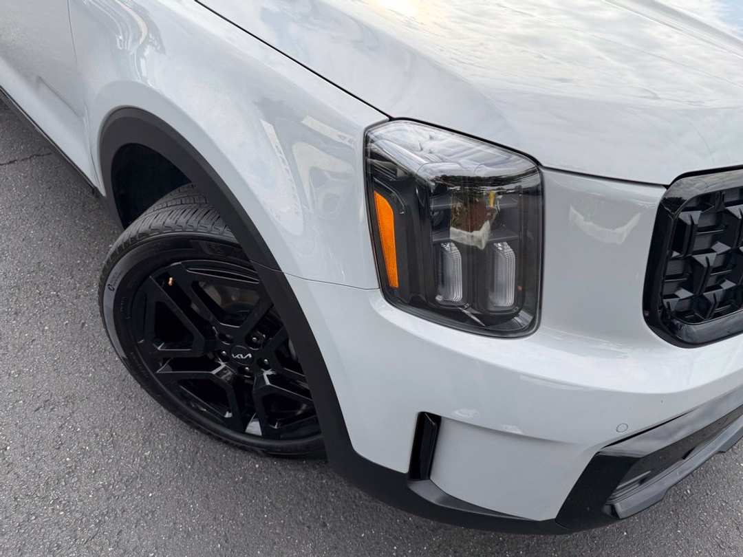2024 Kia Telluride SXPrestige XLine - Image 2