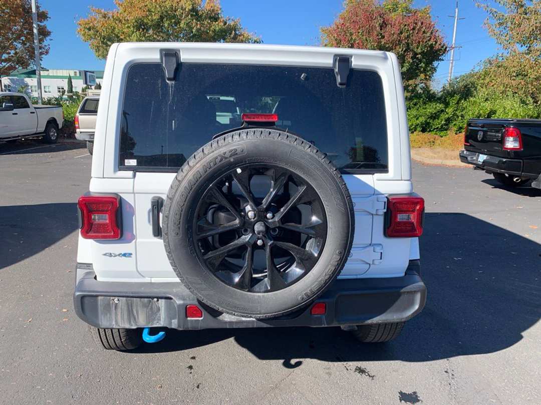 2024 Jeep Wrangler Sahara 4xe - Image 3