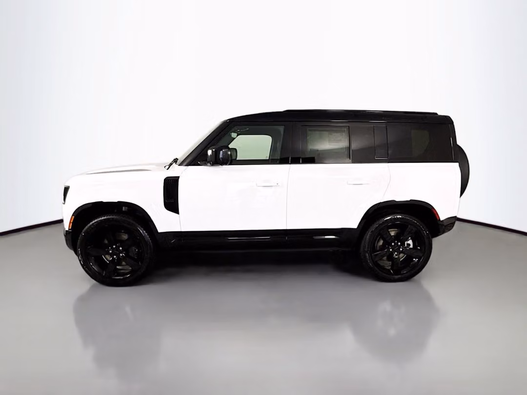 2026 Land Rover Defender 110 XDynamic SE - Image 2