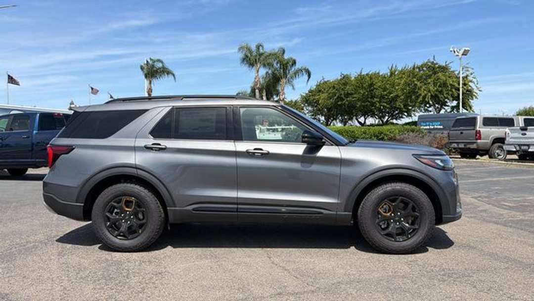 2026 Ford Explorer Tremor - Image 2