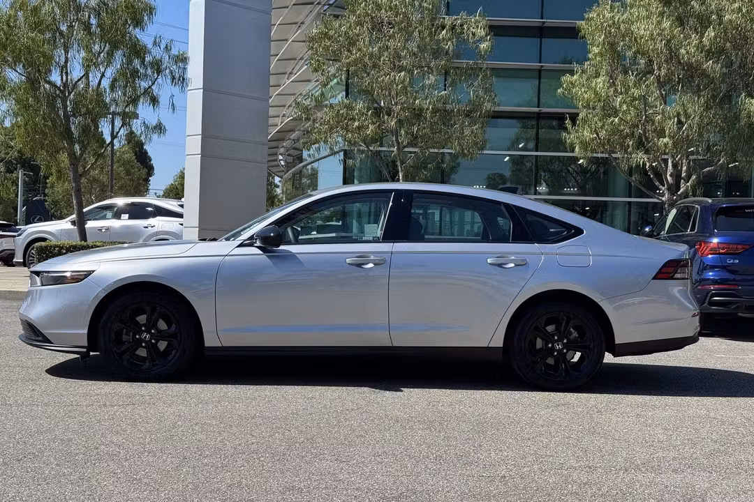 2025 Honda Accord SE - Image 3