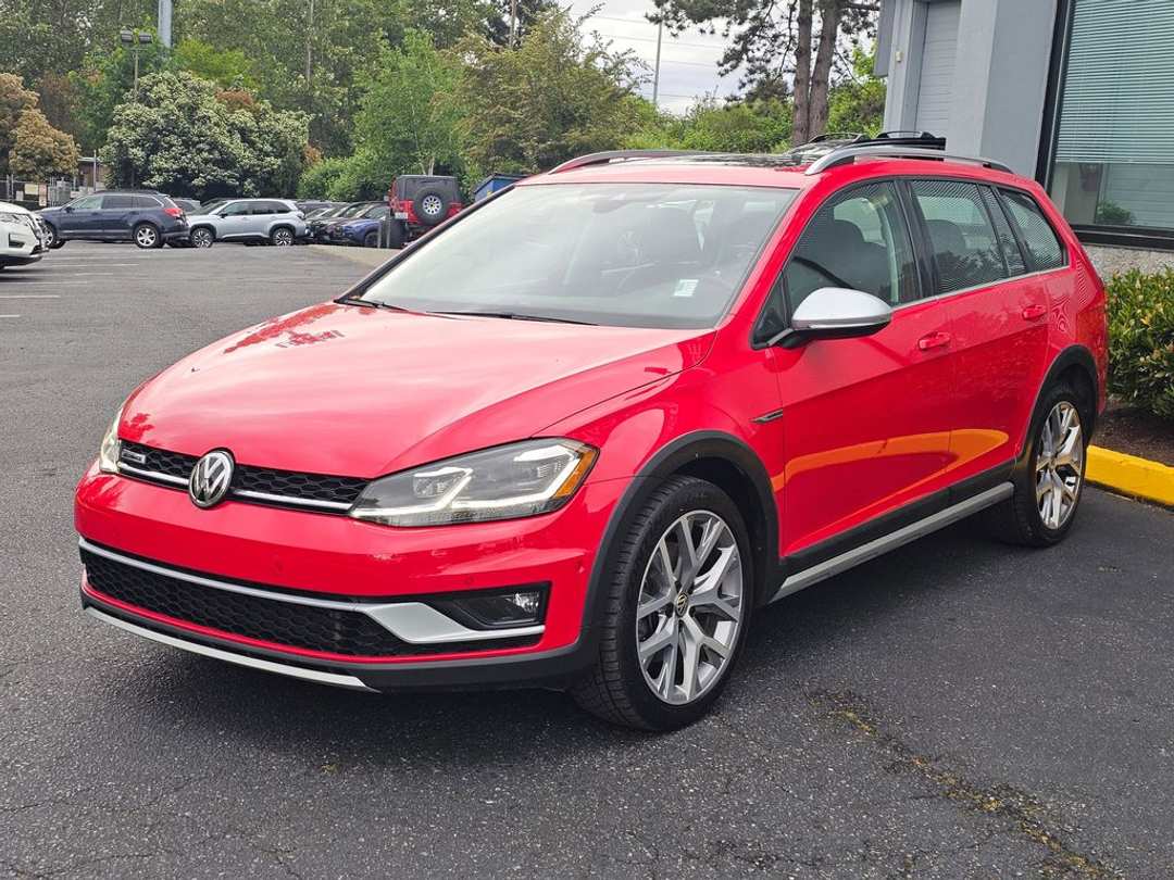 2018 Volkswagen Golf Alltrack TSI SEL - Image 3