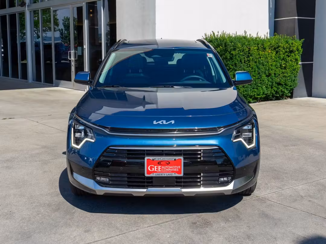 2026 Kia Niro SX Touring - Image 2