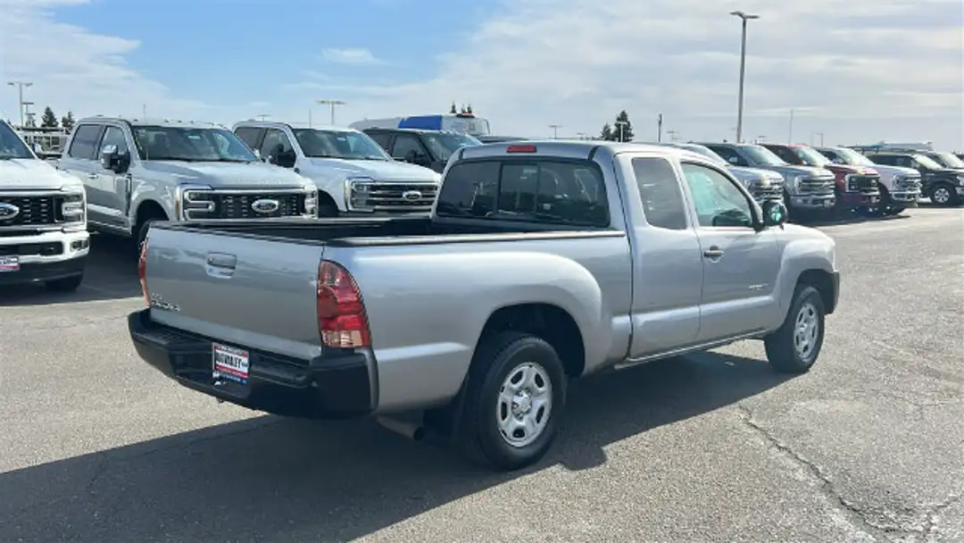 2014 Toyota Tacoma Base - Image 3
