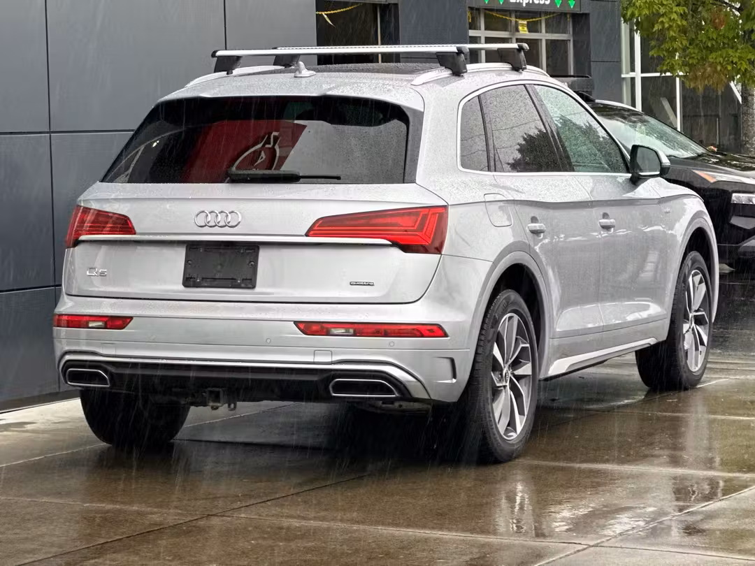 2022 Audi Q5 45 S line Premium - Image 3