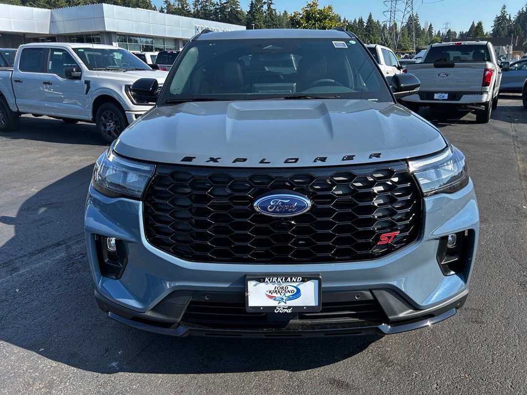 2026 Ford Explorer ST - Image 3