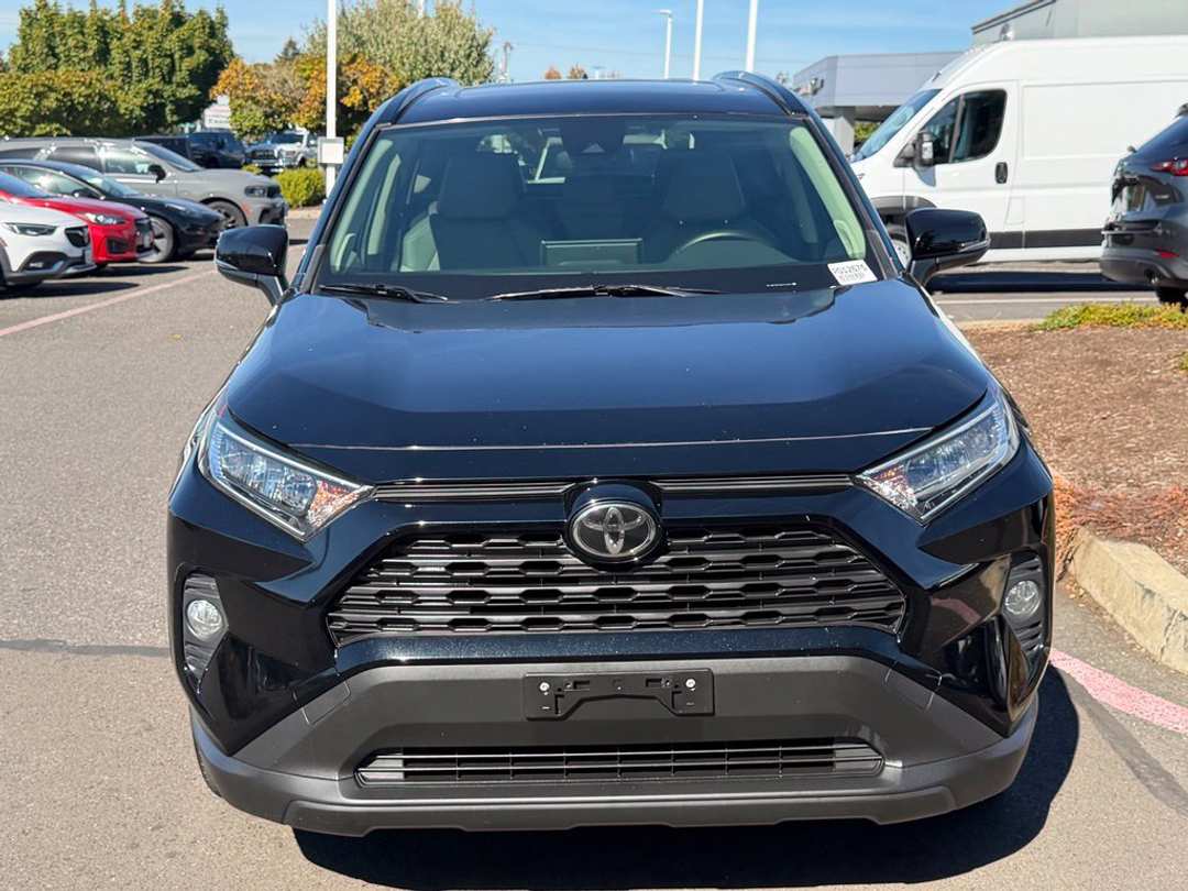 2019 Toyota Rav4 XLE Premium - Image 3