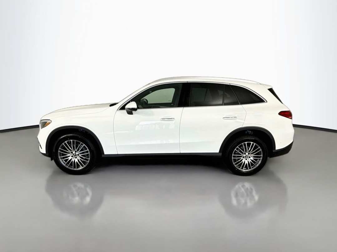 2026 Mercedes-Benz GLC 300 - Image 2