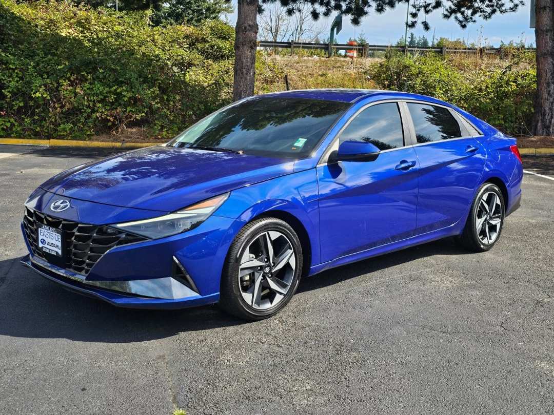 2023 Hyundai Elantra Hybrid Limited - Image 3