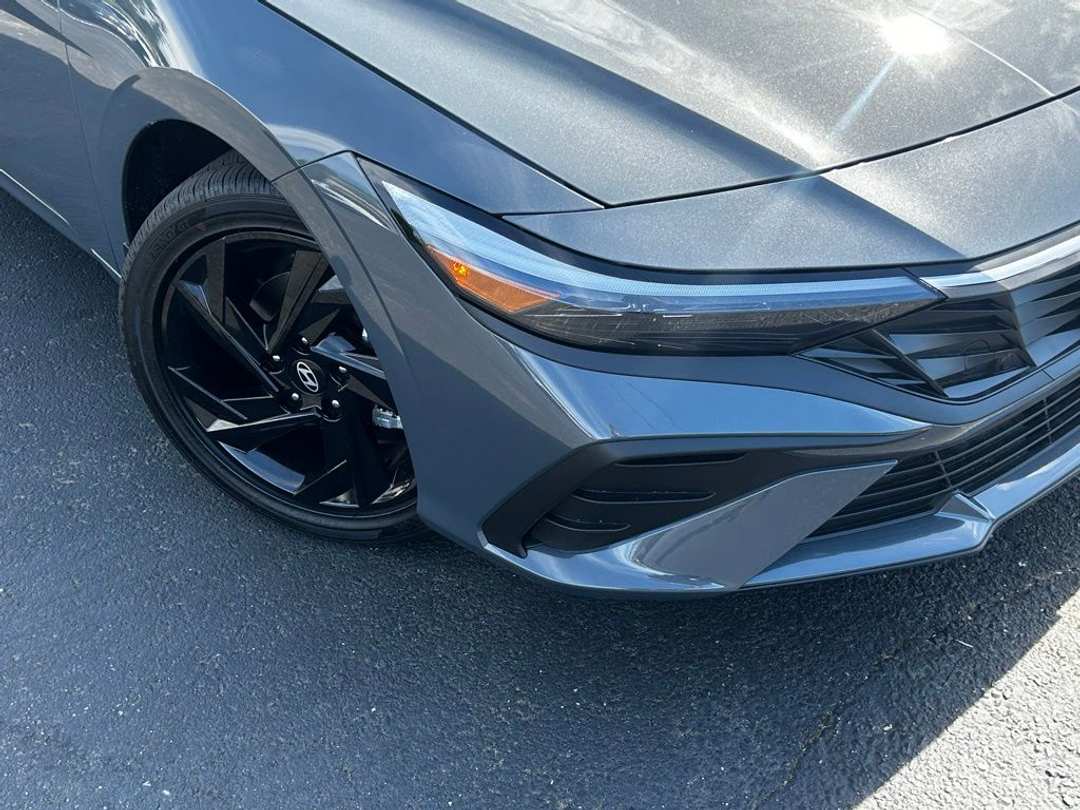 2026 Hyundai Elantra SEL Sport - Image 2