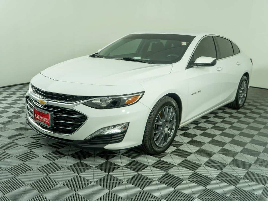 2019 Chevrolet Malibu LT - Image 3