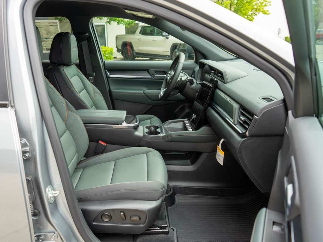 2026 GMC Terrain AT4 - Photo 9