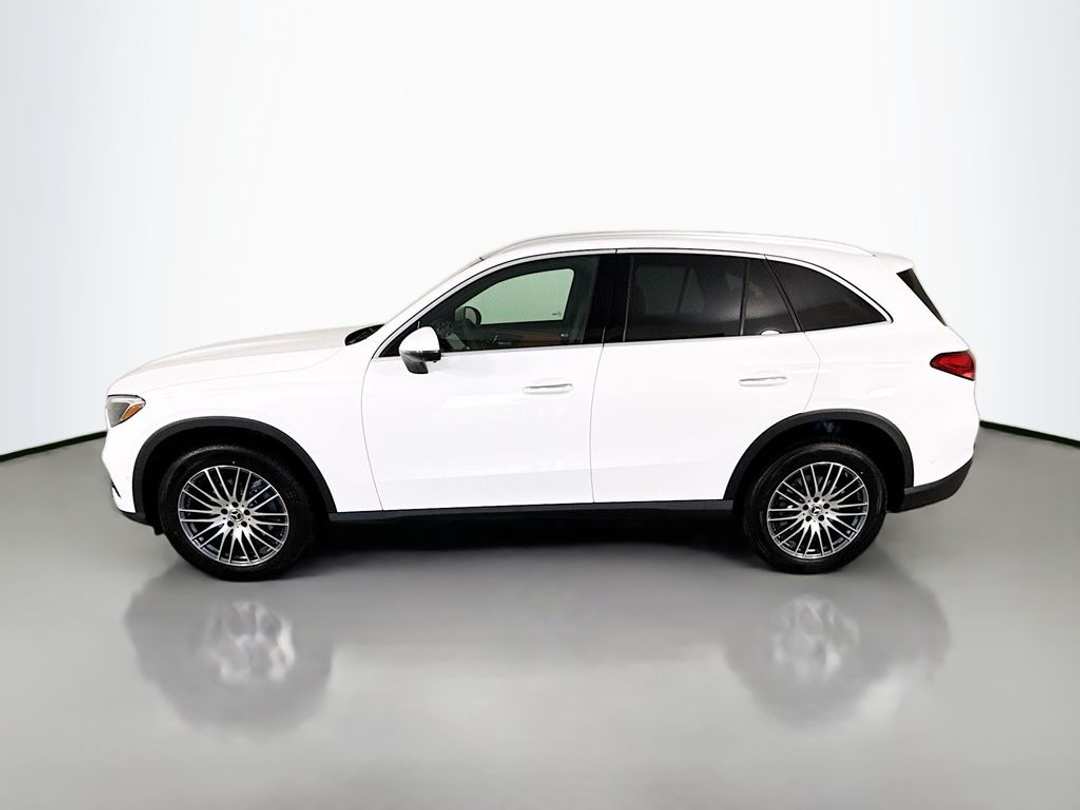 2026 Mercedes-Benz GLC GLC 300 - Image 2