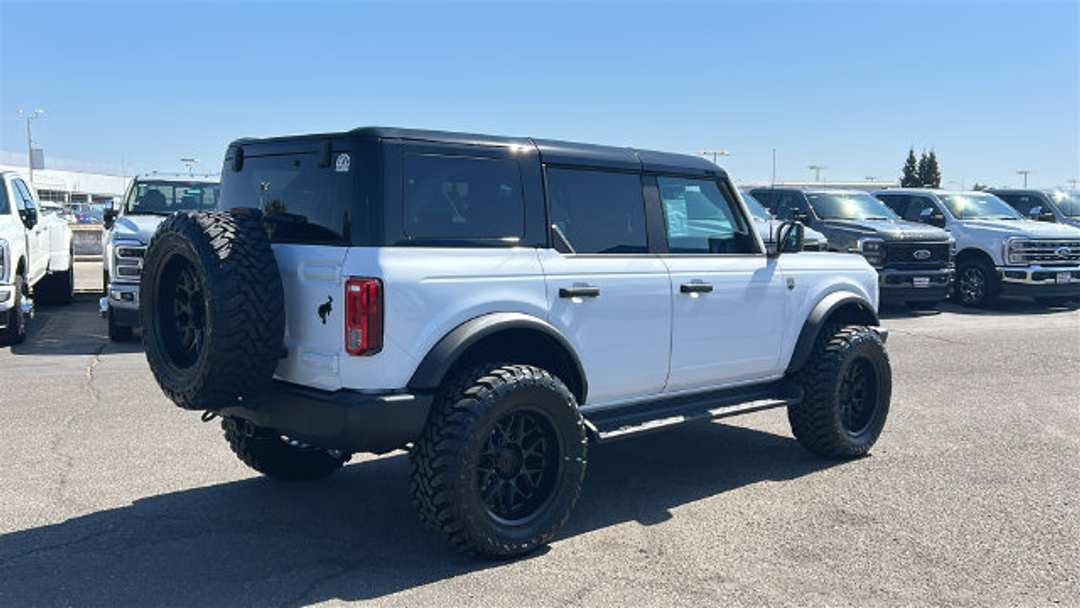 2026 Ford Bronco Big Bend - Image 3