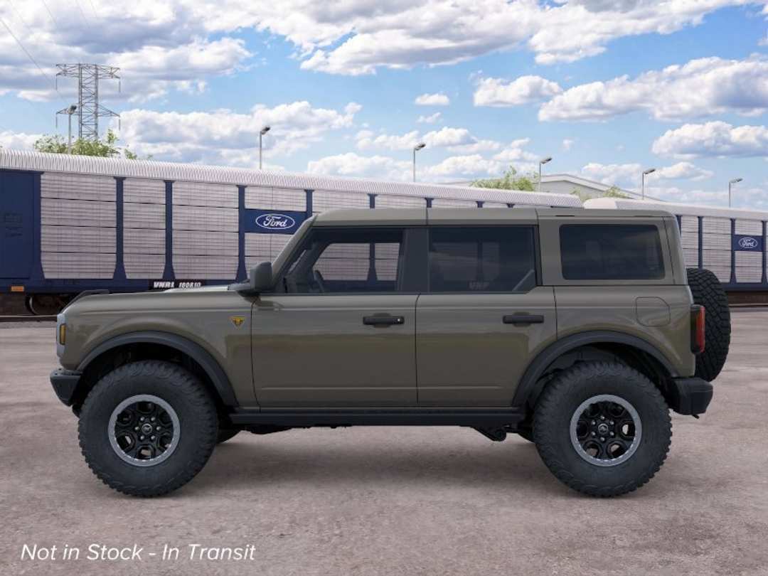 2026 Ford Bronco Badlands - Image 3