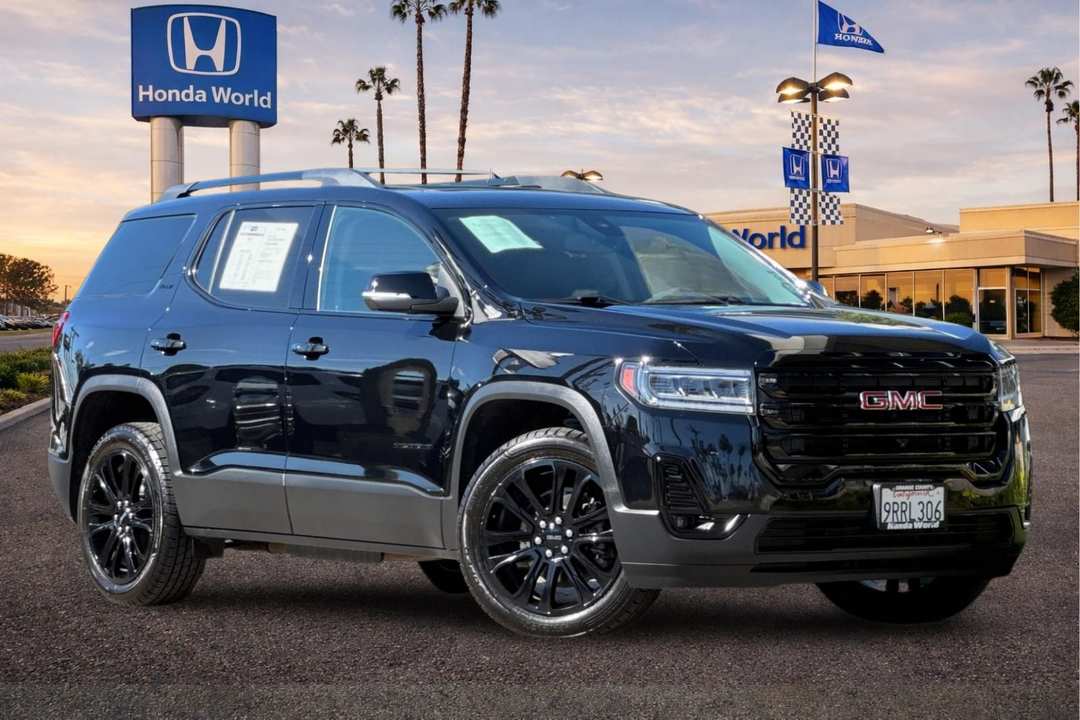 2022 GMC Acadia SLT - Image 2