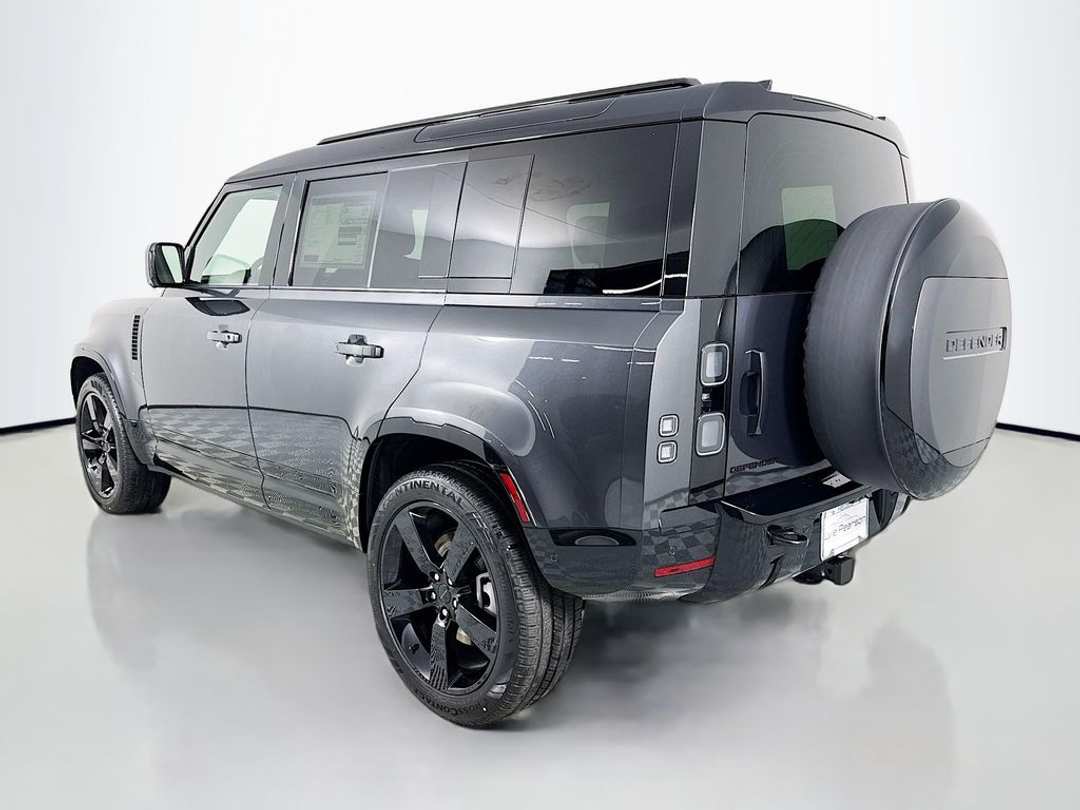 2026 Land Rover Defender 110 XDynamic SE - Image 3