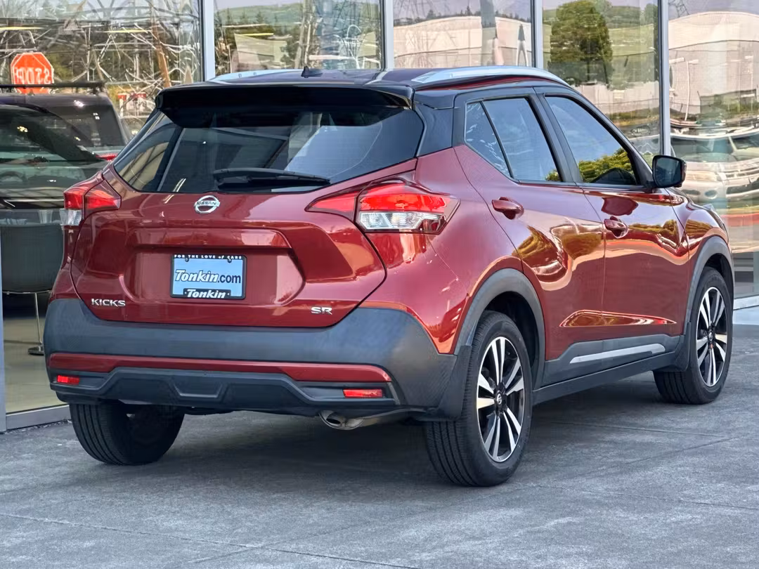2019 Nissan Kicks SR - Image 3