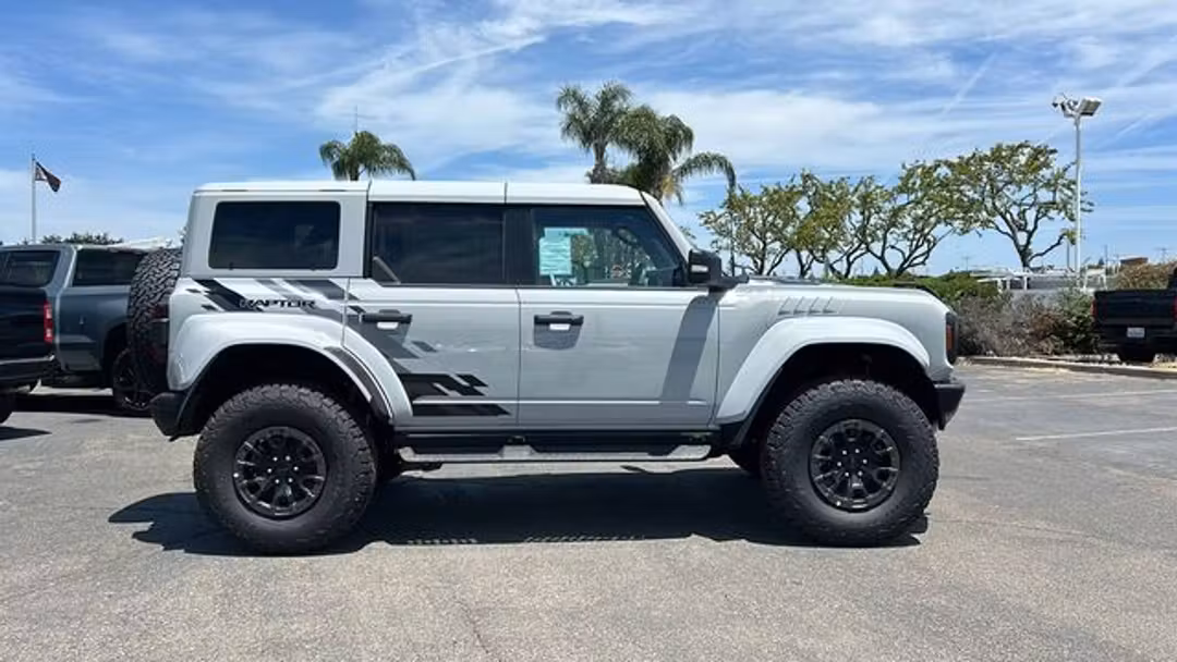 2026 Ford Bronco Raptor - Image 2