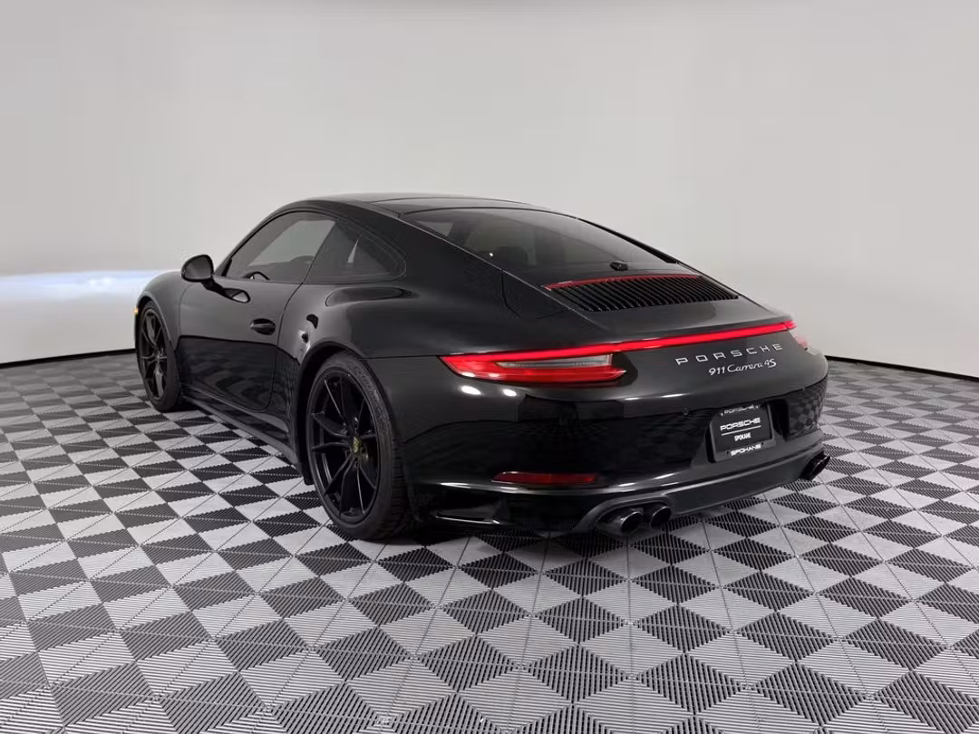 2017 Porsche 911 Carrera 4S - Image 3