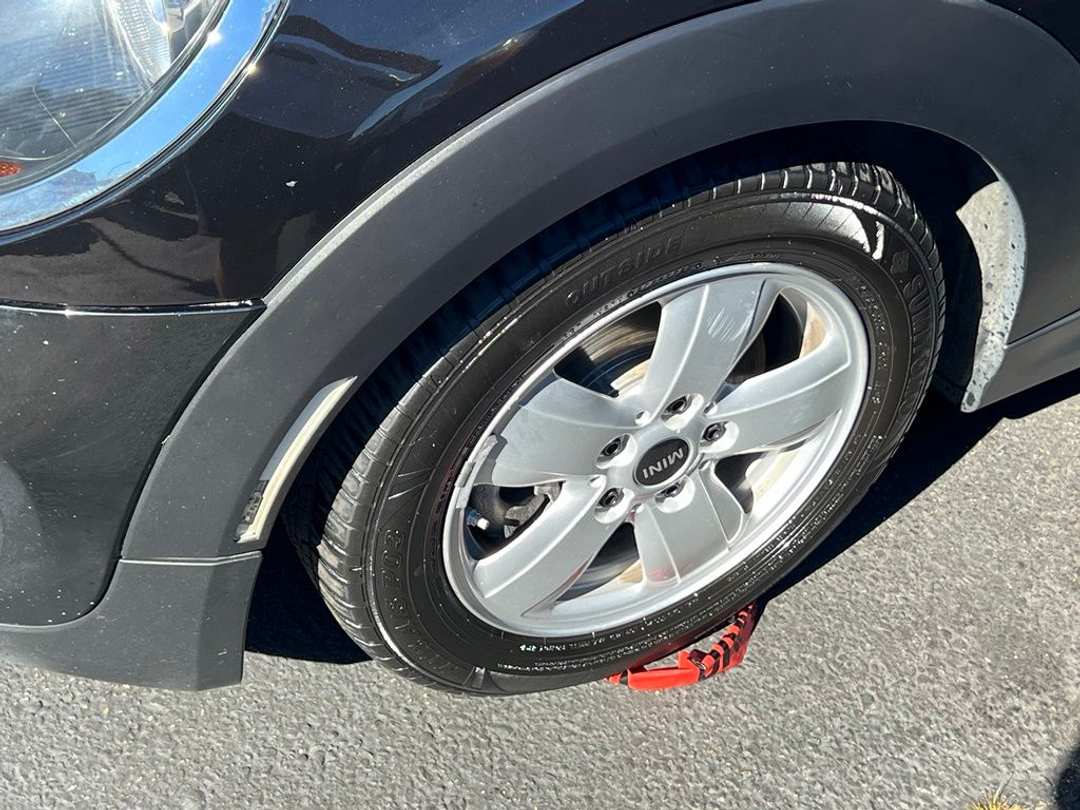2019 MINI Cooper Classic - Image 2