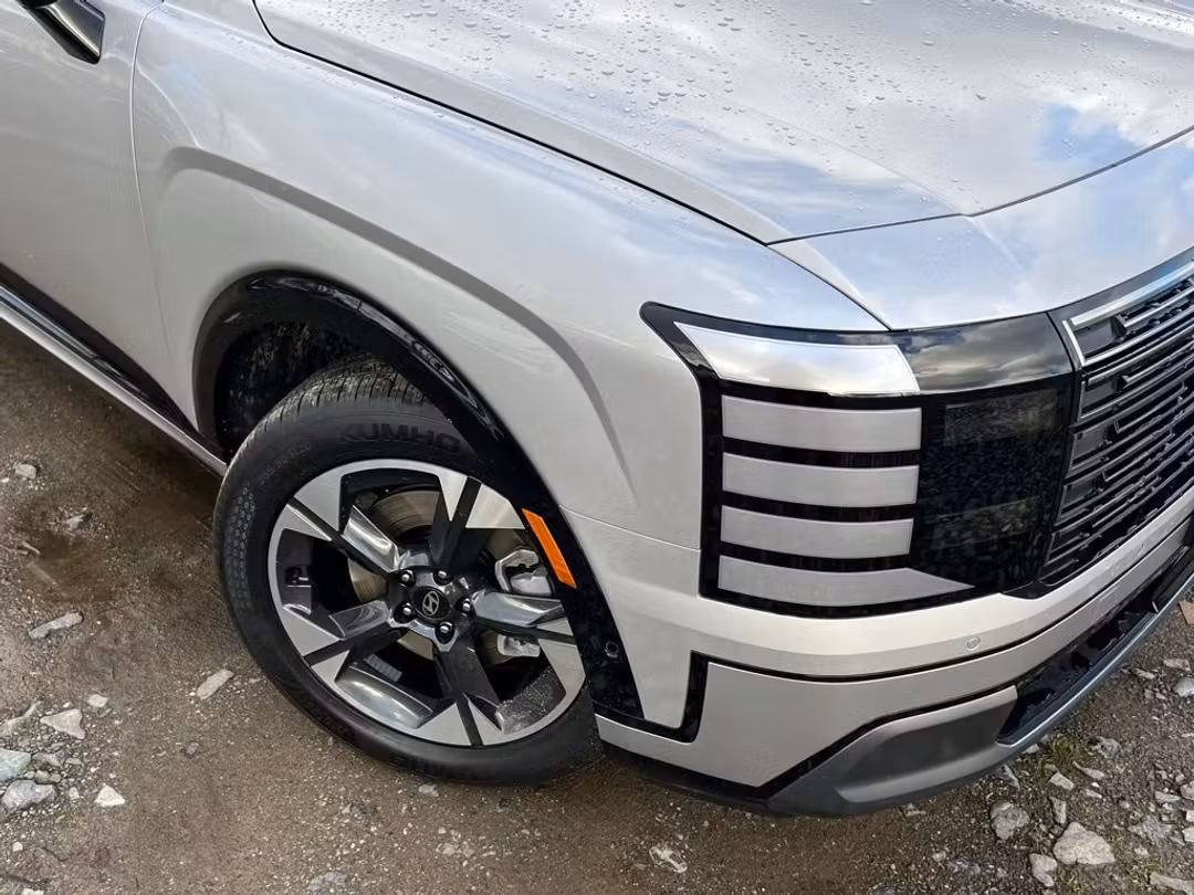 2026 Hyundai Palisade Limited - Image 2