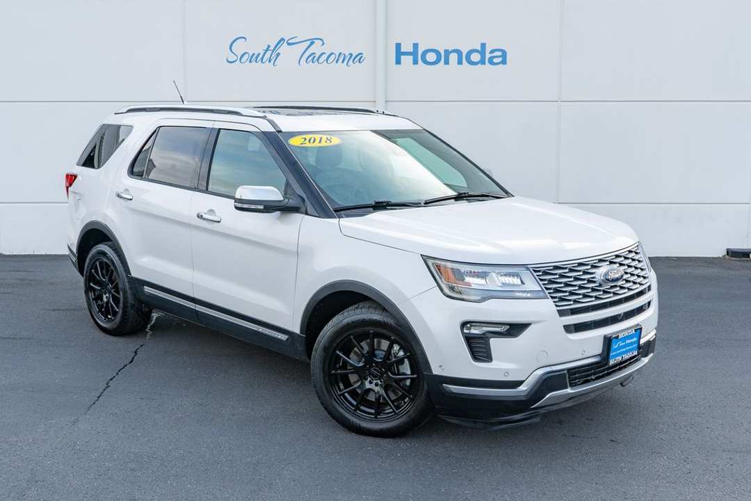 2018 Ford Explorer Platinum - Image 2