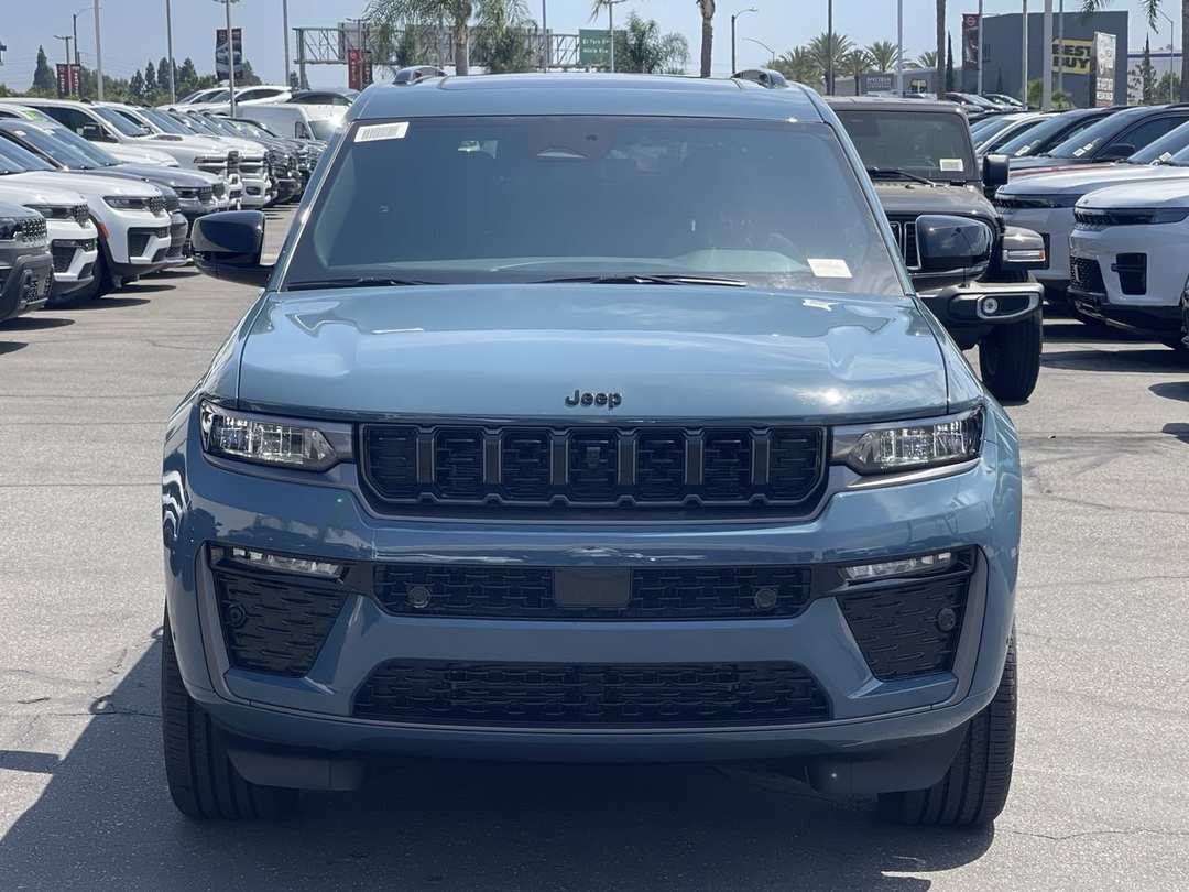 2026 Jeep Grand Cherokee L Limited Reserve - Image 2